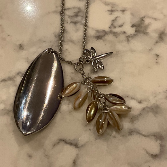 Fun silver tone long necklace - Picture 2 of 2